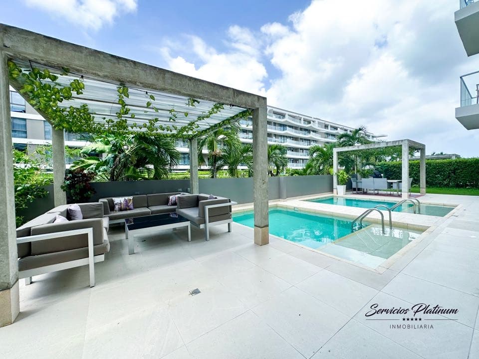 Apartamento en venta en Morros Manzanillo de 3 hab con 2 piscinas priv