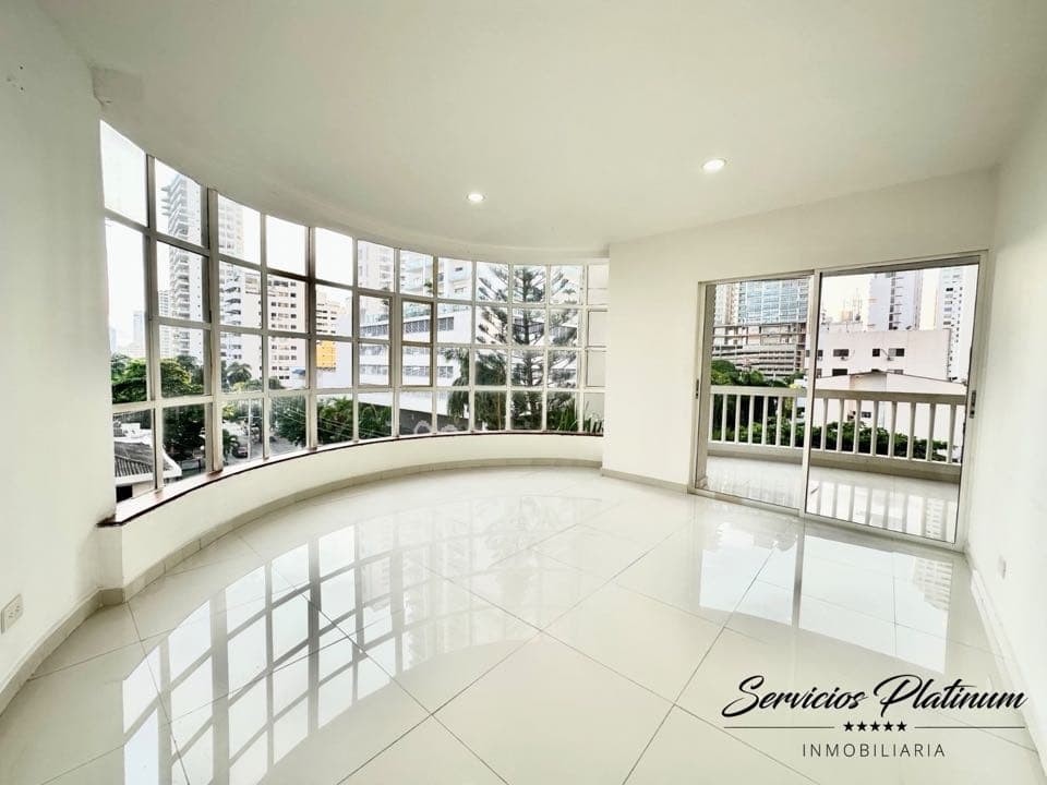 Apartamento en venta de 3 habitaciones en Bocagrande
