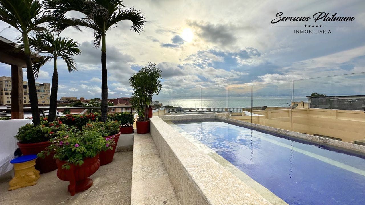 Apartamento en Venta en el Centro Histórico con Piscina Privada.