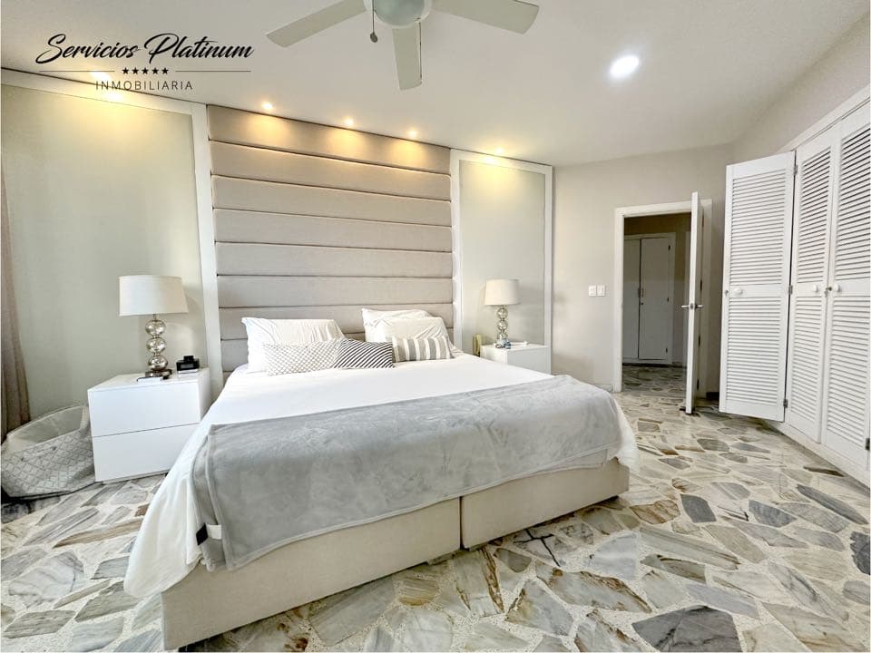 Apartamento en Venta de 3 Habitaciones Amoblado — foto 2