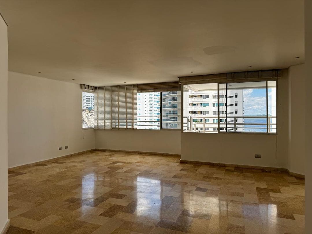 Apartamento en venta de 3 habitaciones en Bocagrande