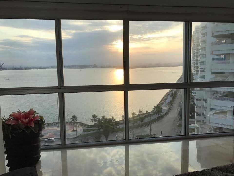 VENTA DE APARTAMENTO CON VISTA A LA BAHIA