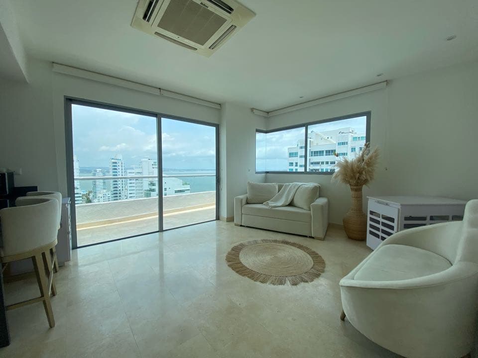 Apartamento de una habitación con vista al mar y bahía en castillo