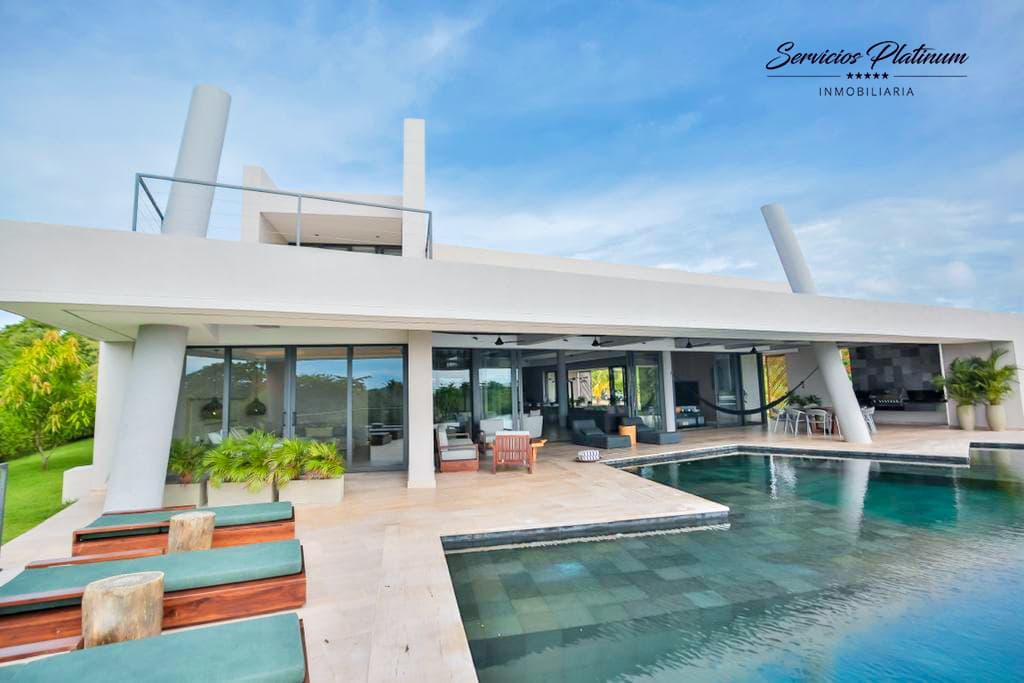 Amplia moderna y lujosa casa en Venta baru cartagena