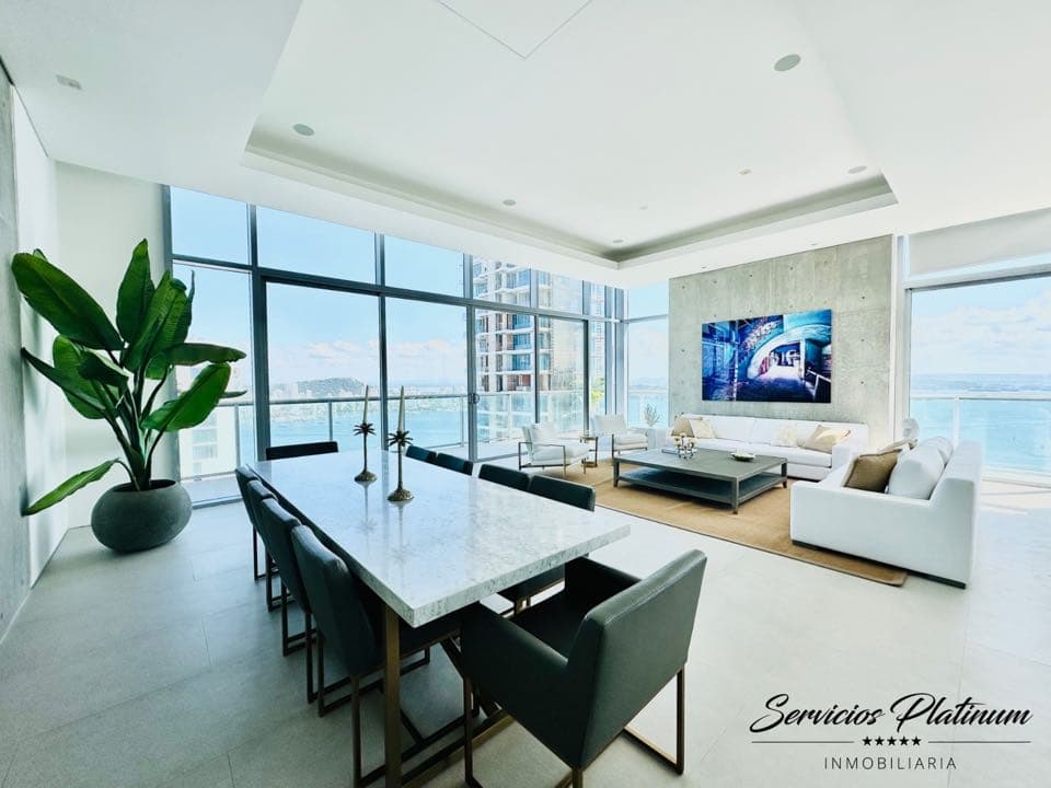 Imponente PH en Bocagrande con vista 360 de la ciudad piscina privada