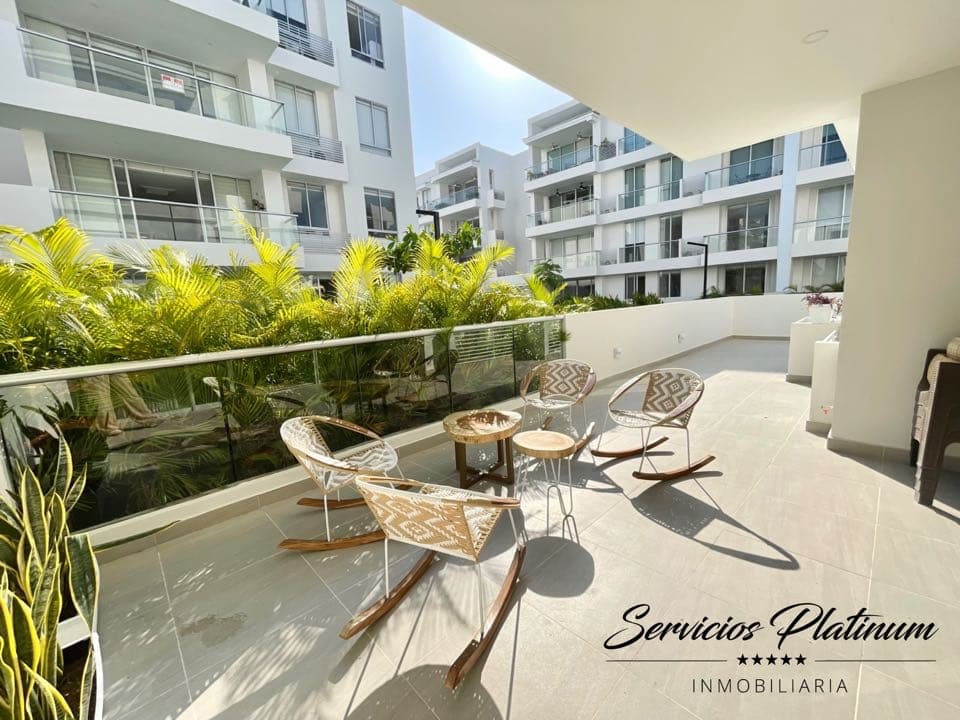 Apartamento de tres cuartos con amplia terraza en serena del mar