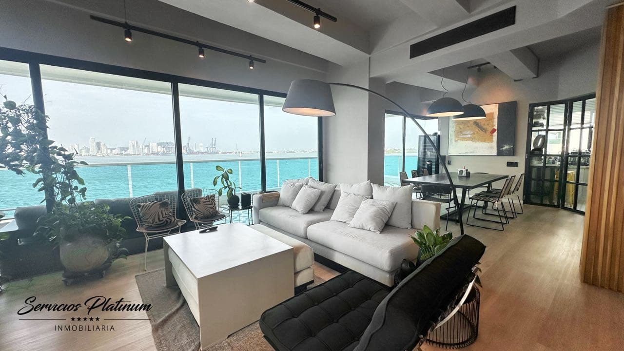 Apartamento en venta frente a la bahía en la zona mas exclusiva