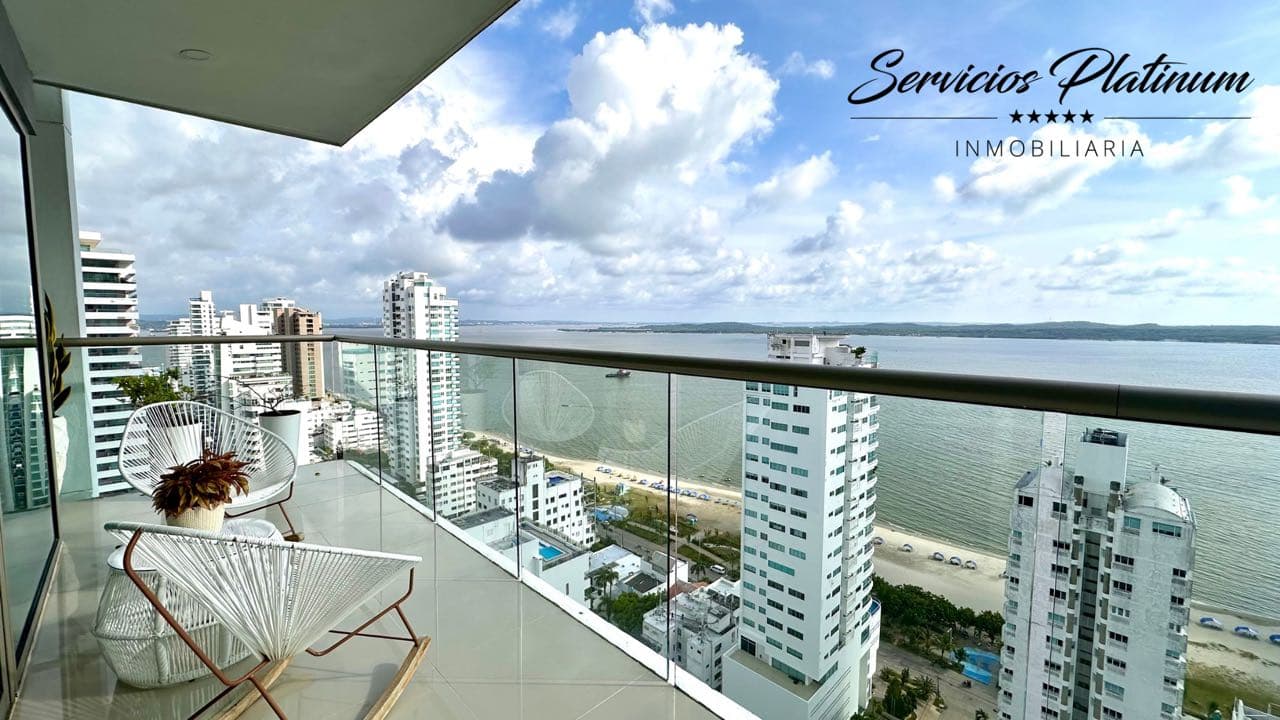 En venta apartamento de tres cuartos con vista al mar castillogrande