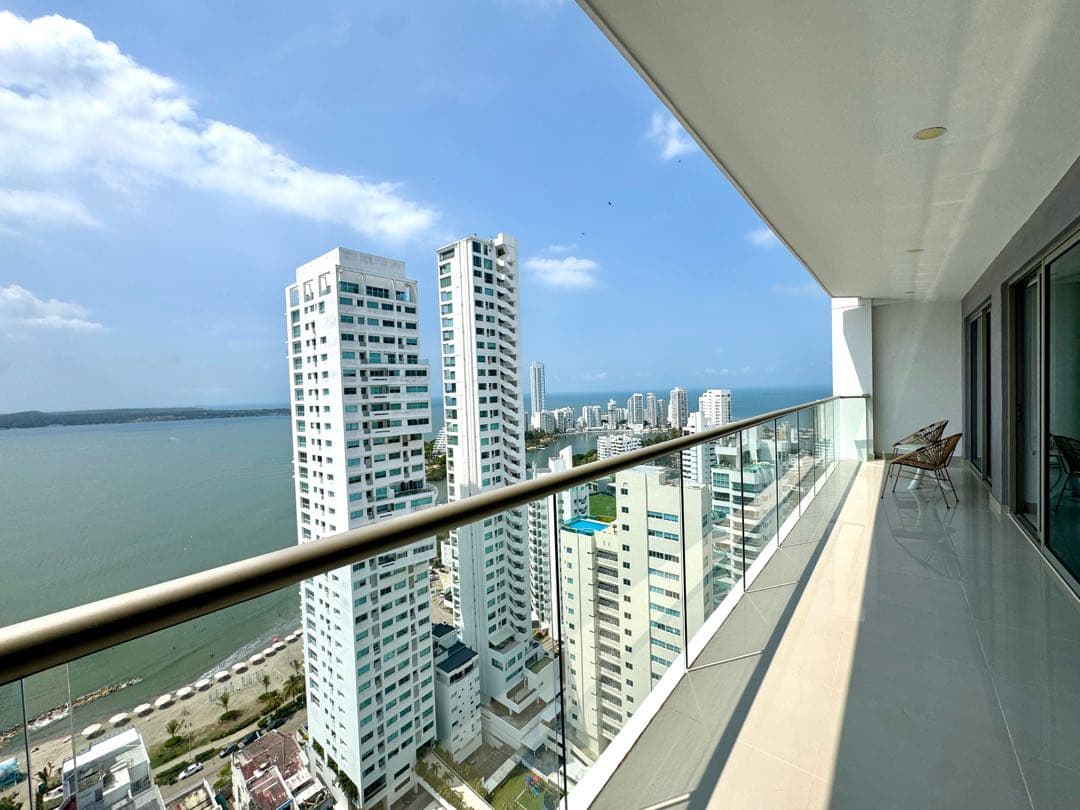 A apartamento de dos habitaciones en Castillo con vista al mar