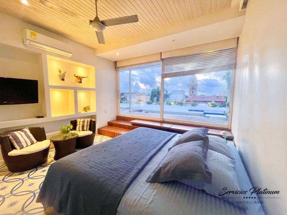 Apartamento en el Centro Histórico con 3 Cuartos y Hermosa Vista — foto 3