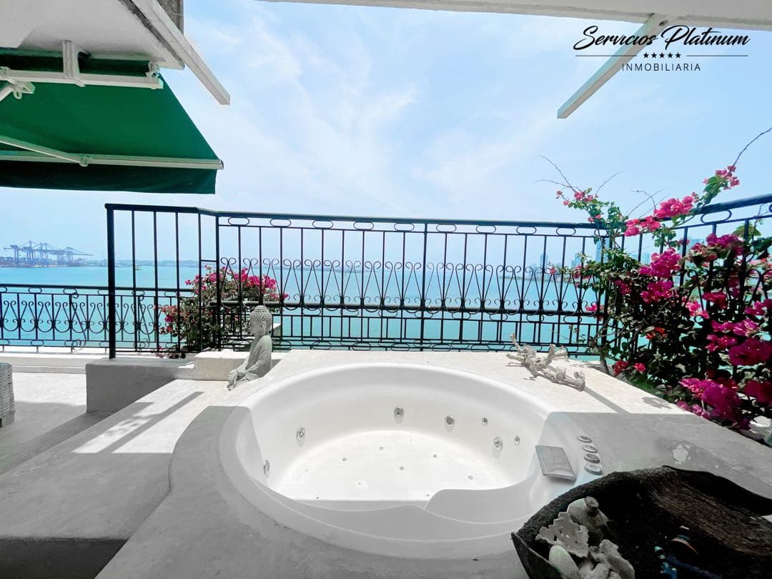 Apartamento con Vista Directa a la Bahía y Cuatro Cuartos con Baño — foto 2