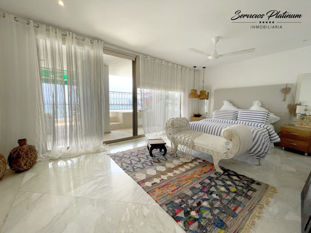 Apartamento con Vista Directa a la Bahía y Cuatro Cuartos con Baño — foto 5