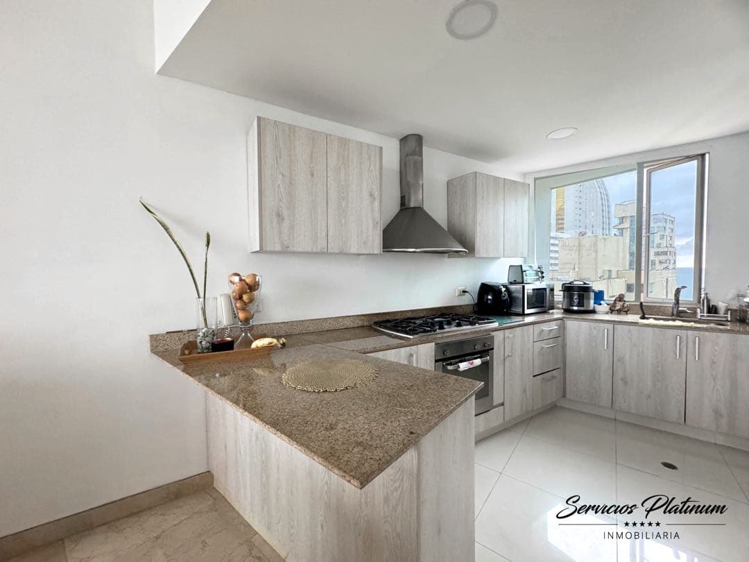 Apartamento de 2 Habitaciones con Vista Directa a la Bahía — foto 3