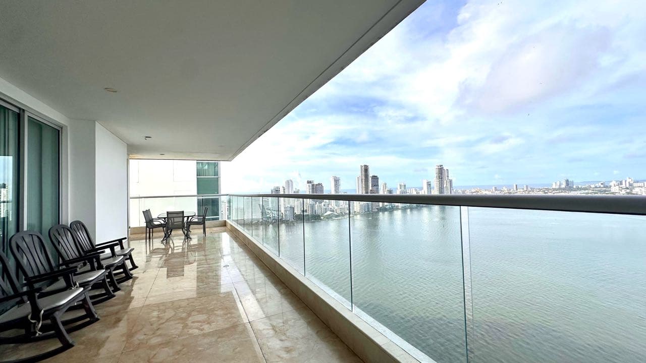 Apartamento en Moderno Edificio con Vista Directa al Mar en Castillo — foto 3