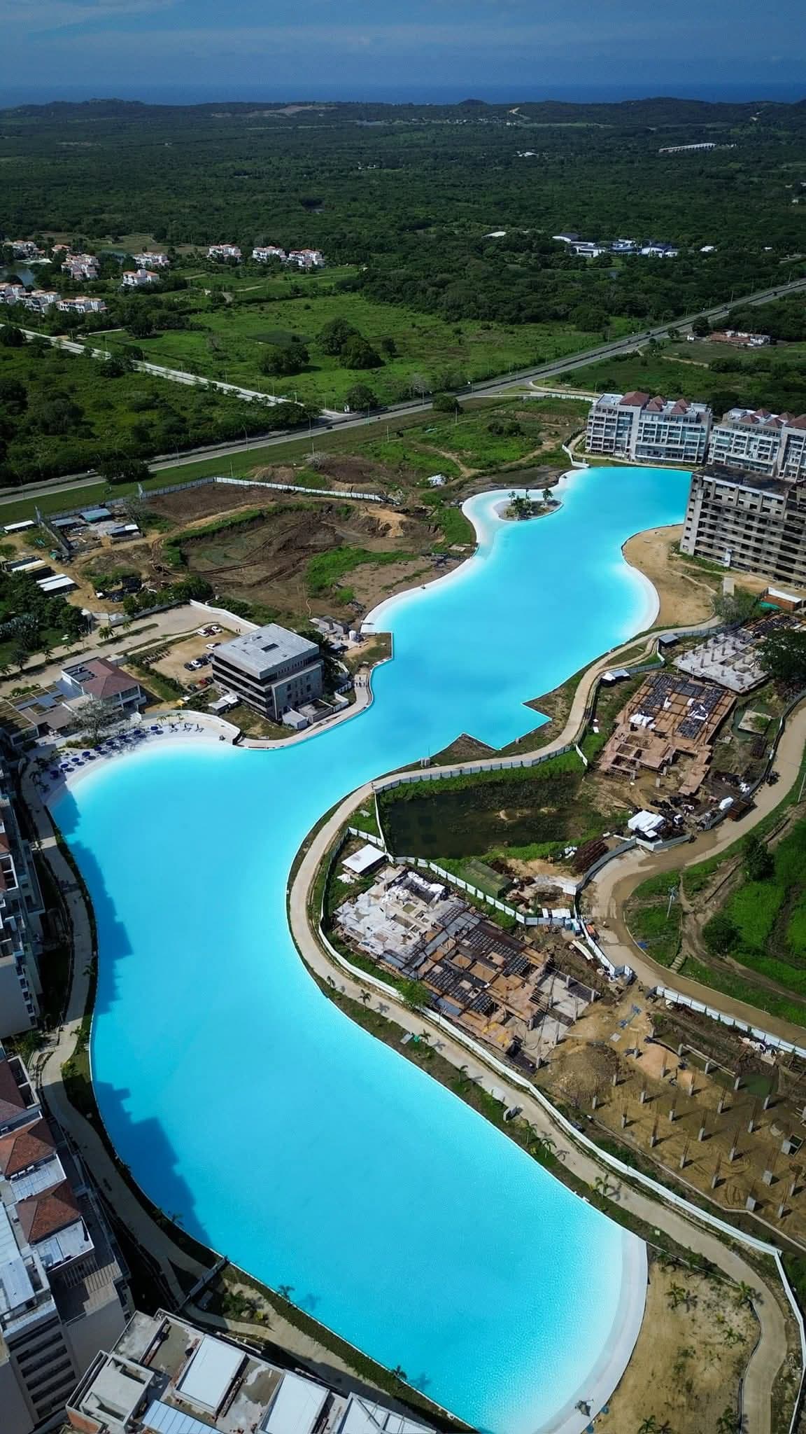 Apartamento en Venta en Baia Kristal Totalmente Dotado Listo para Usar — foto 2